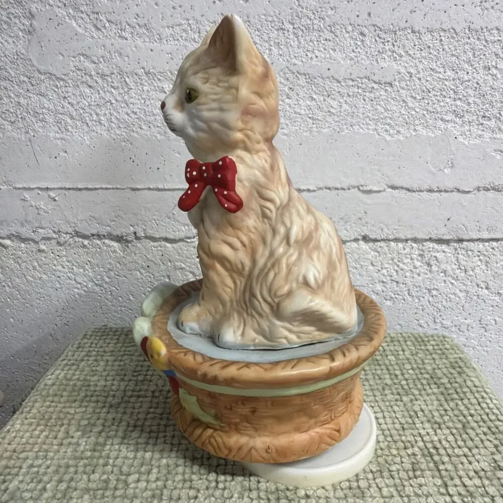 Vintage Music Box Orange Cat in Basket Plays 